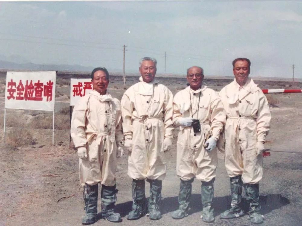 283萬次點(diǎn)贊！他寫下這
辦公家具軟件輩子最后的338字，是給學(xué)