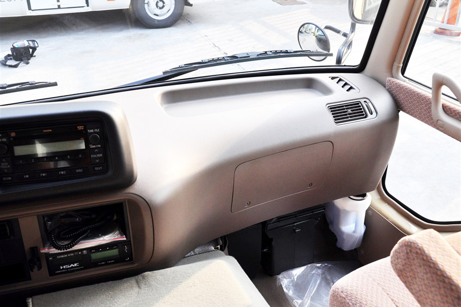 豐田考斯特15座價格
辦公沙發(fā)家具 豐田考斯特17座多少錢