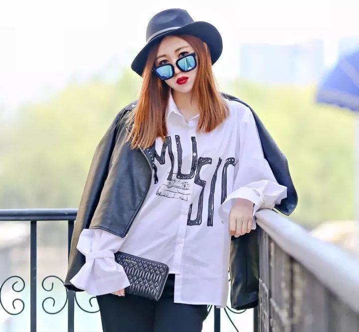 家里擺一盆綠植，
辦公家具家具給生活增添一點小確幸