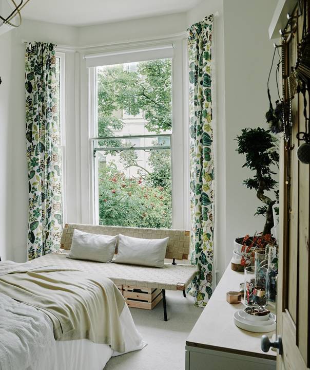 家里擺一盆綠植，
辦公家具家具給生活增添一點小確幸