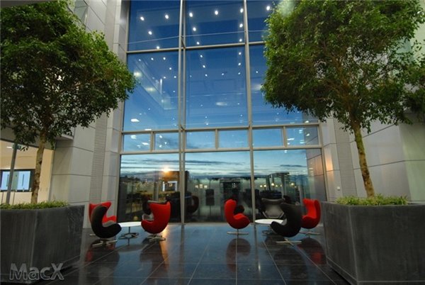 蘋果最新飛船總部休息一角