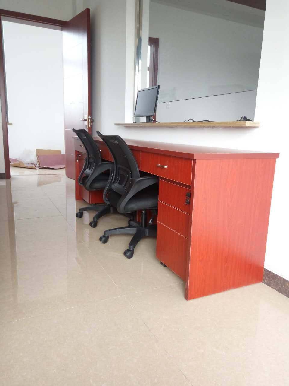 咨詢臺(tái)辦公桌椅