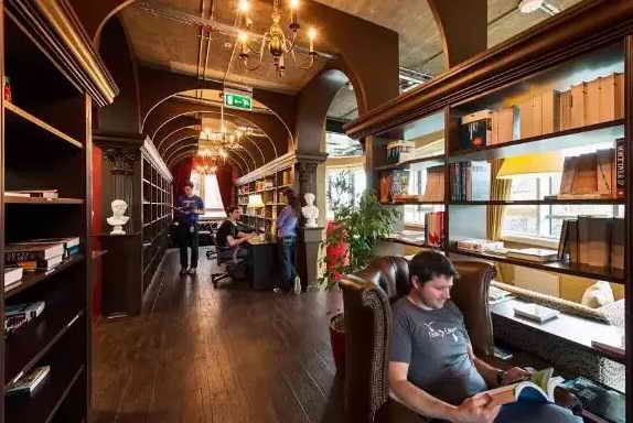 辦公家具配套設(shè)計(jì)